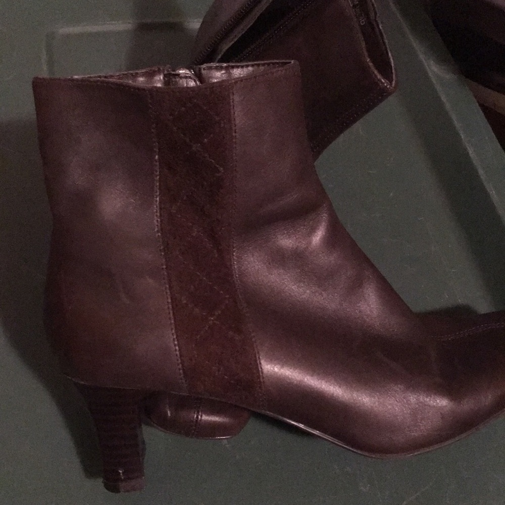 Clarks Leather boots size 6.5 M